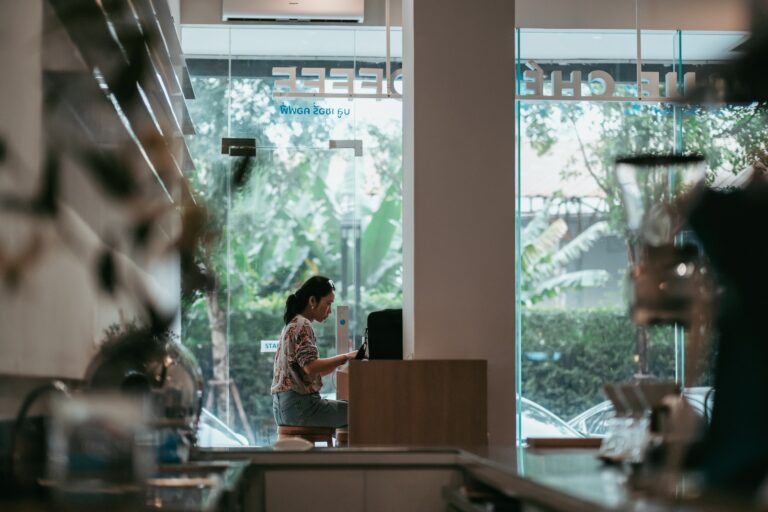 raman HP8AcbrS33U unsplash